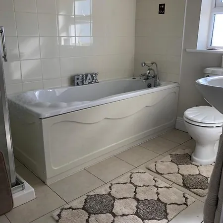 Connemara Farmhouse *